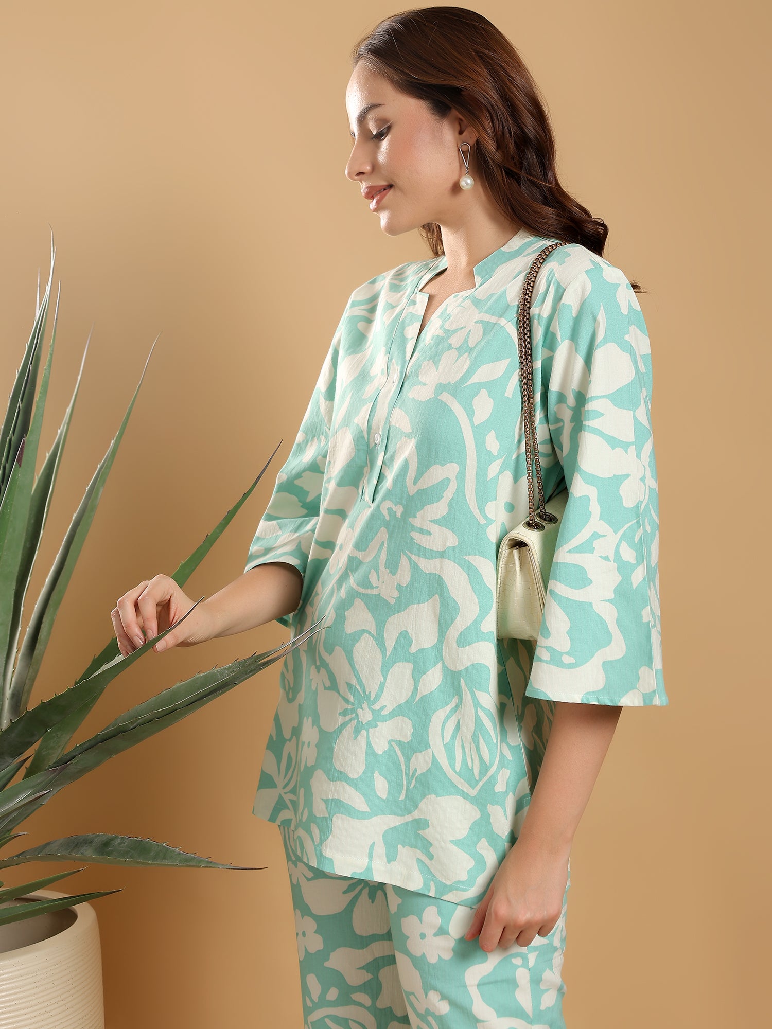 Green and white printed band neck regular coord set