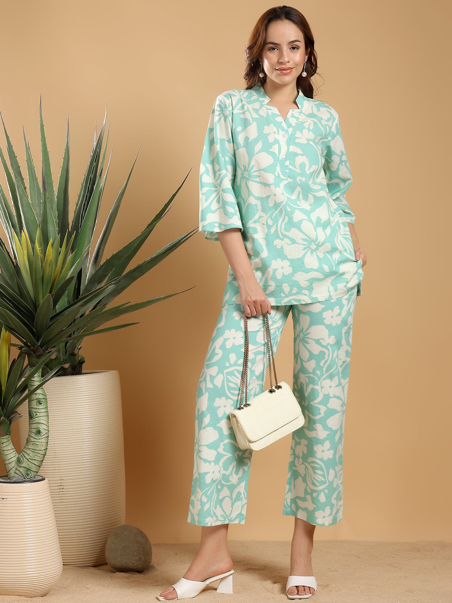 Green and white printed band neck regular coord set