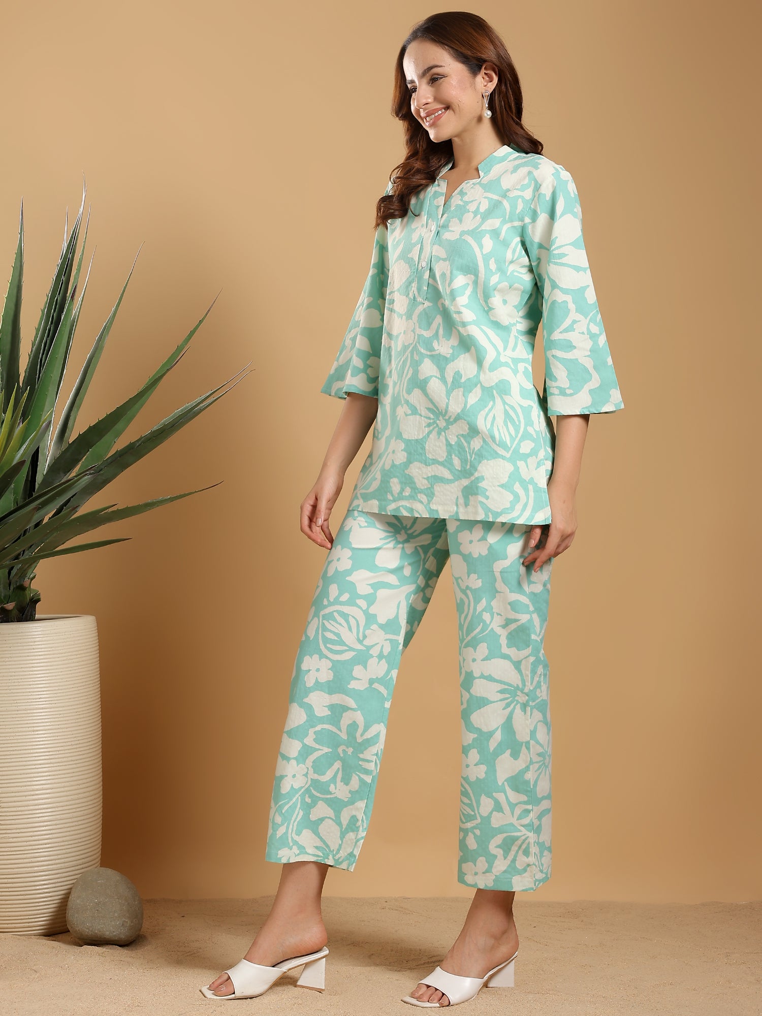 Green and white printed band neck regular coord set